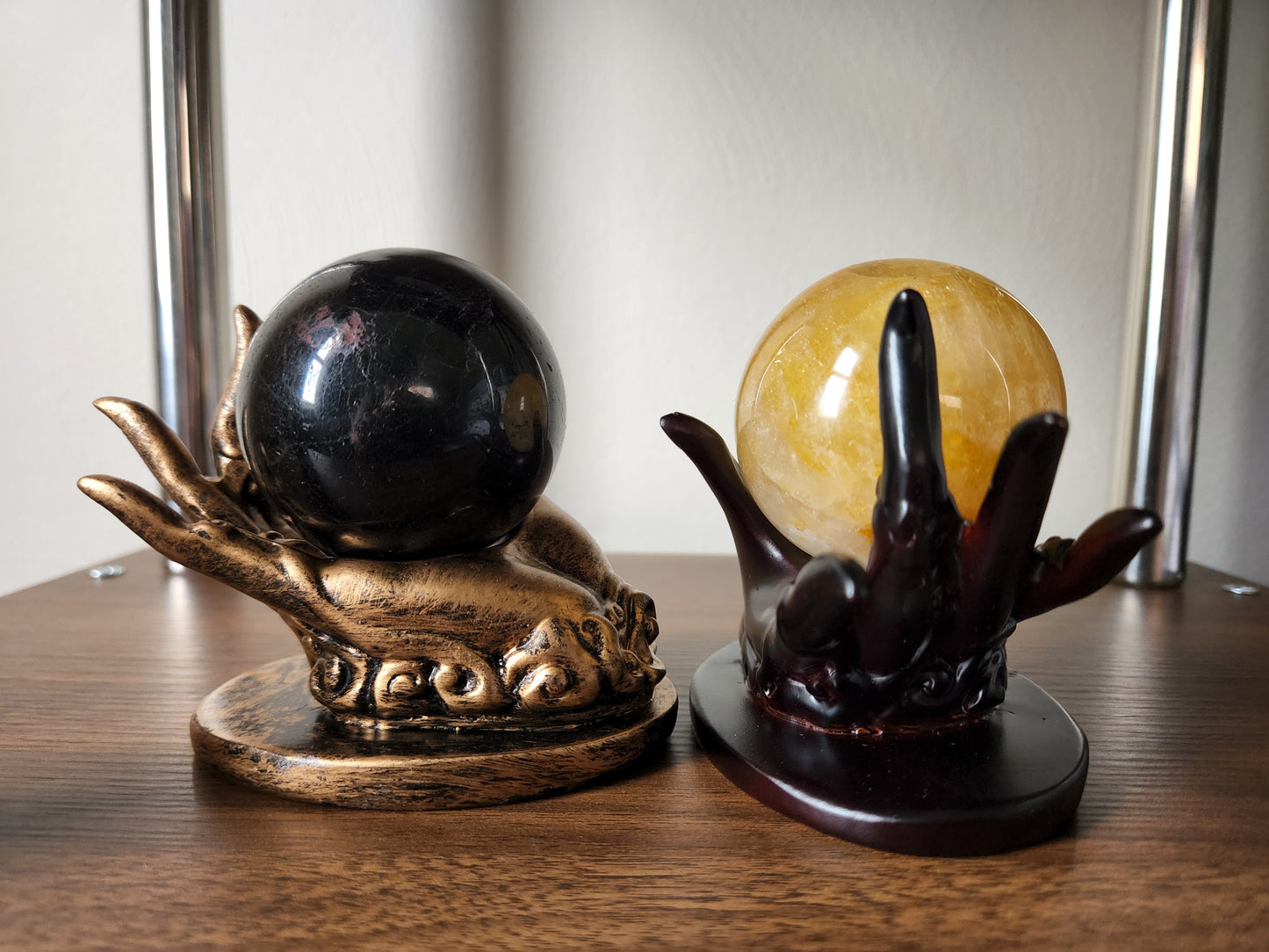 Hand Sphere Stand