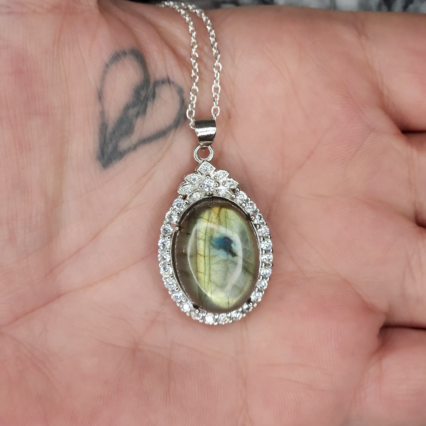 Large Labradorite Elegant Necklace